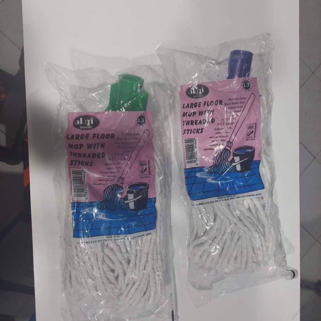 Large Floor Mop With Threaded Sticks - Image 2