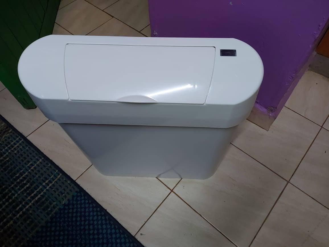 Sensor Sanitary Bin (22lt) - Image 3