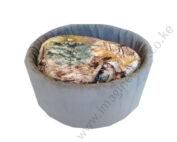 Circular and fluffy cat bed – grey color